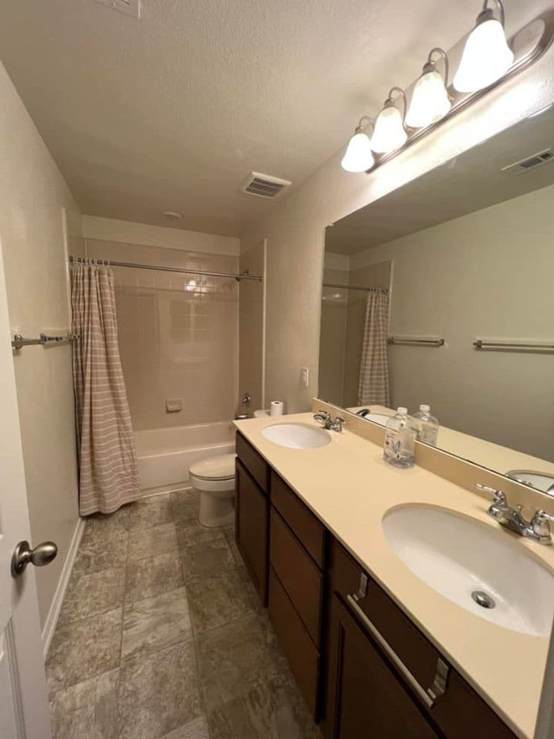 Building Photo - 7609 Ballydawn Dr