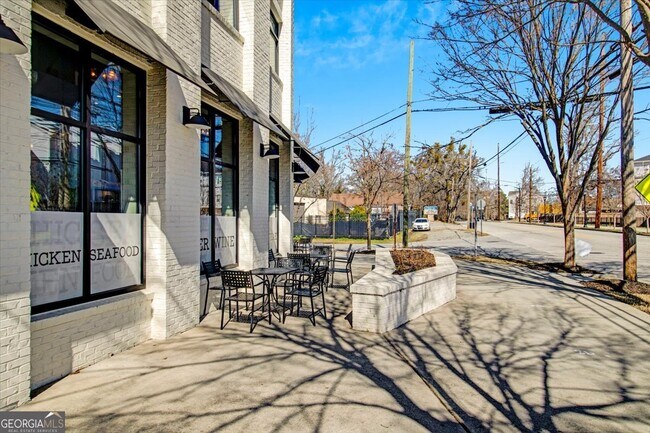 Building Photo - 2030 Main St NW