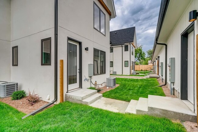 Building Photo - Beautiful Townhome for Rent