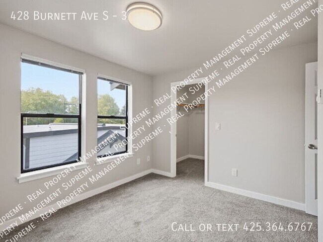 Building Photo - 428 Burnett Ave S