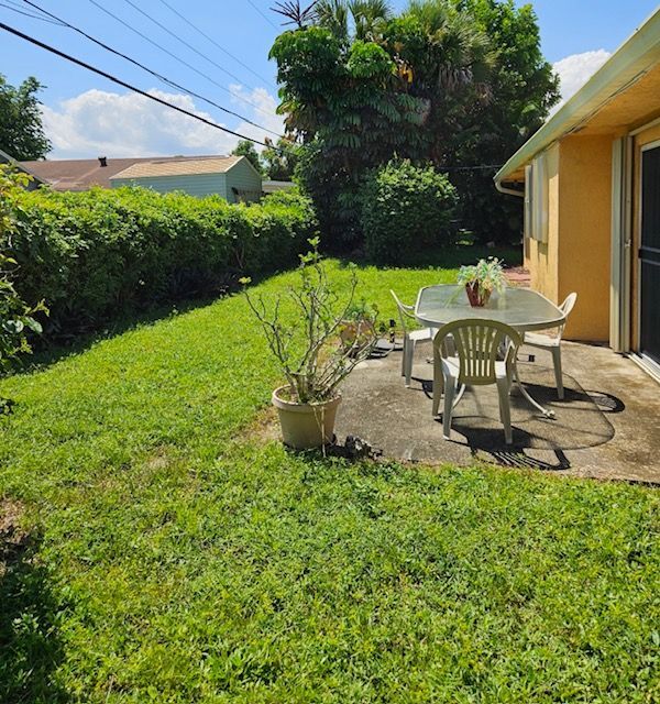 Building Photo - 3624 Ave De Gien