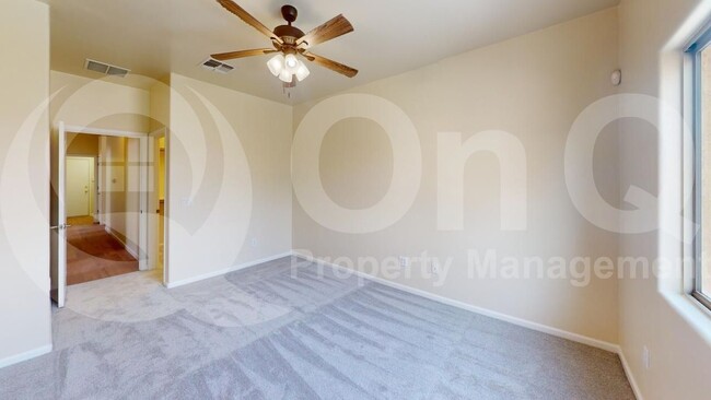 Building Photo - 11886 W Fontenelle Dr