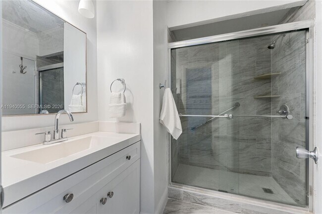 Building Photo - 2426 SE 17th St