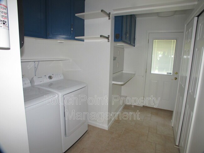 Building Photo - 9707 Covedale Dr