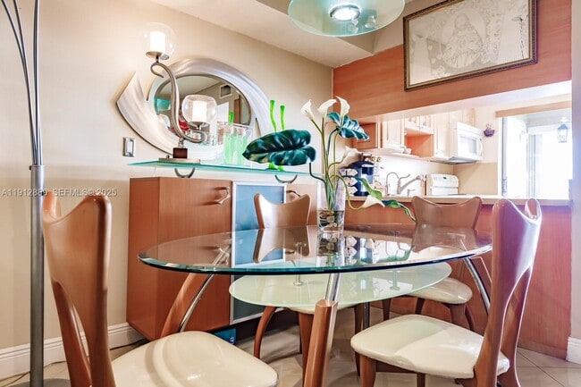 Building Photo - 2670 W 60th St