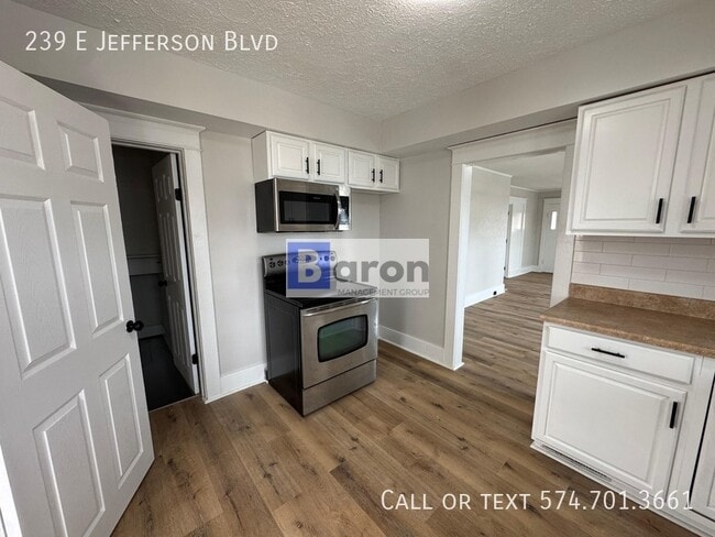 Building Photo - 239 E Jefferson Blvd