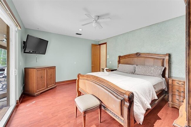 Building Photo - 4200 Coral Hills Dr