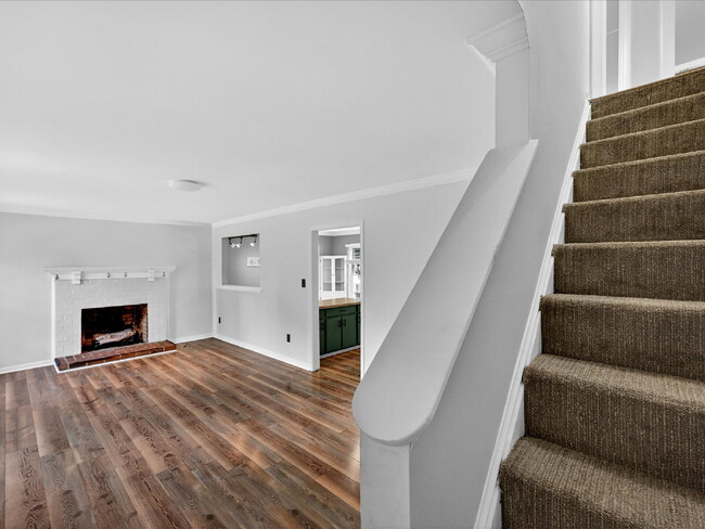 Building Photo - 3512 Castlebury Dr