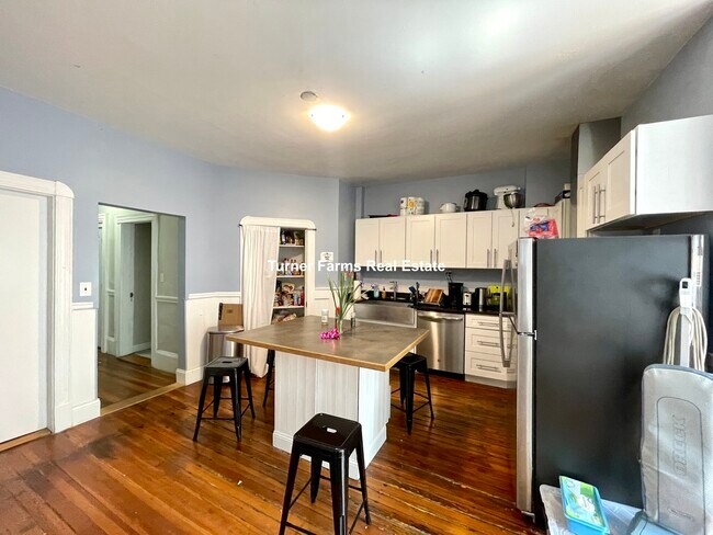 Building Photo - 220 Prospect St