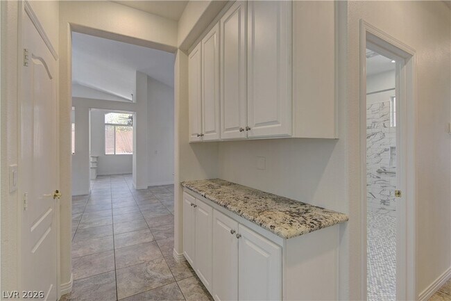 Building Photo - 8437 Willowleaf Ct