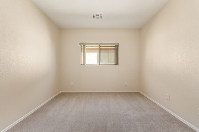 Building Photo - New Listing in El Mirage