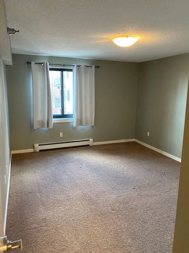 Building Photo - 52 Groveland Terrace