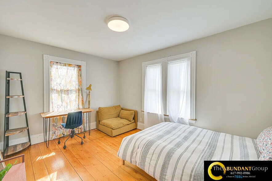 Building Photo - 44 Cottage St