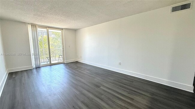 Building Photo - 16950 W Dixie Hwy