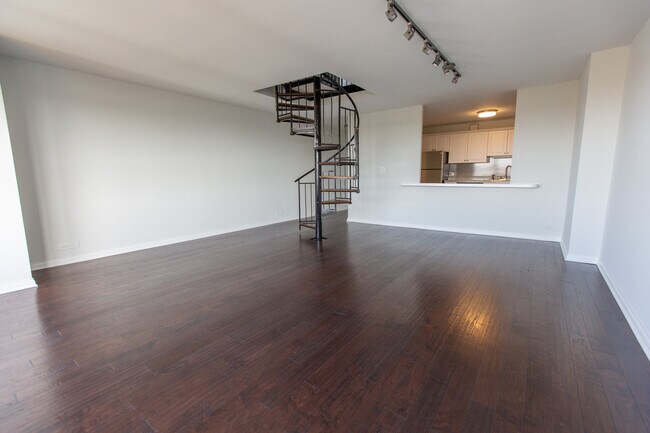 Building Photo - 1749 N Wells St