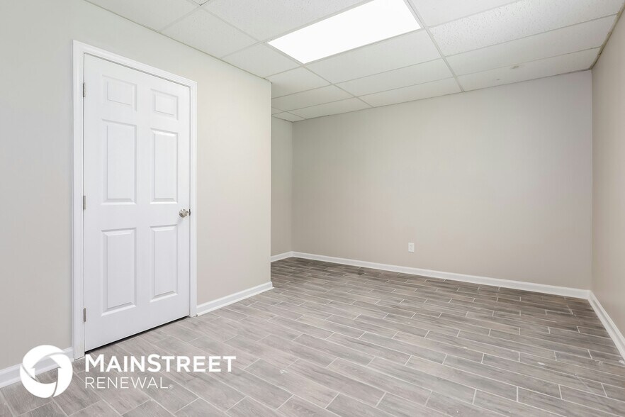 Building Photo - 165 Sawgrass Way