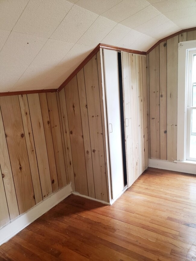 Building Photo - 409 Hendry St