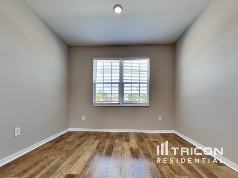 Building Photo - 6092 Dolostone Dr