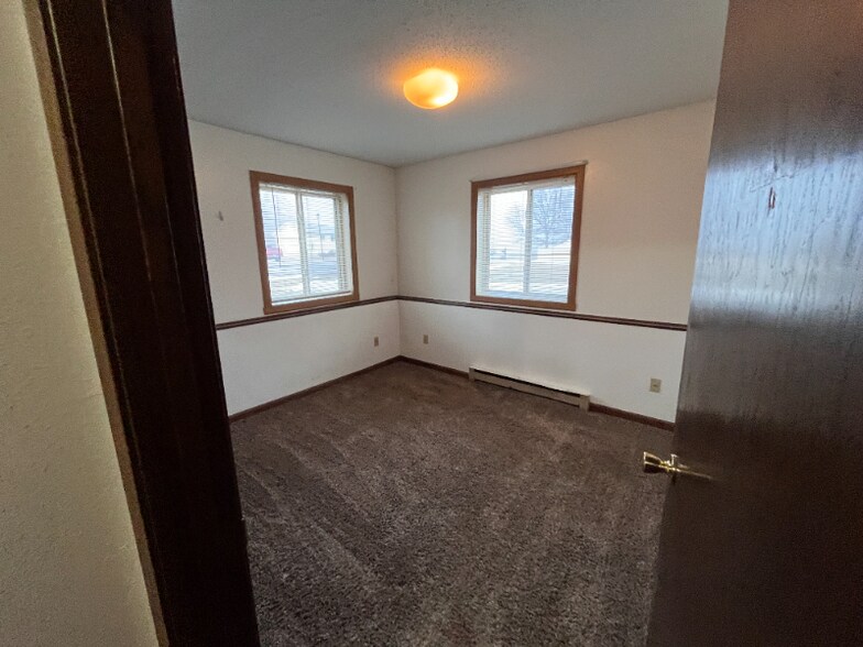 Building Photo - 154 Viking Cir