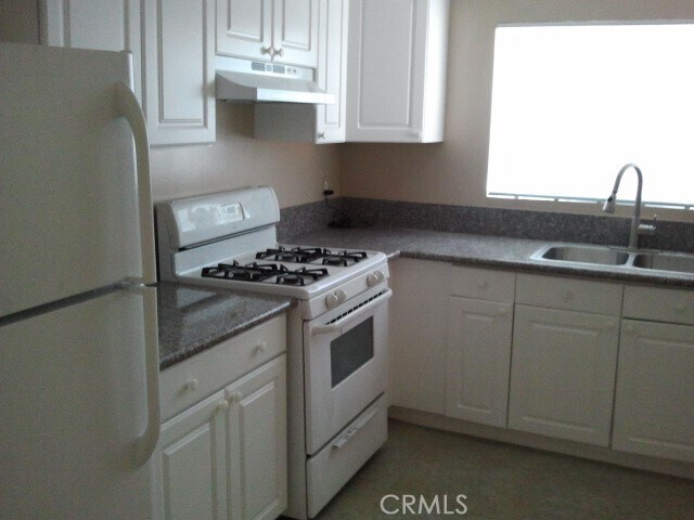 Primary Photo - 1329 W 37th Dr