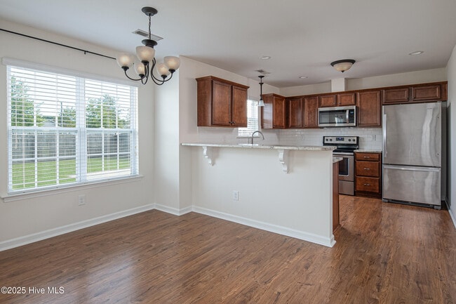 Building Photo - 808 Jade Ln