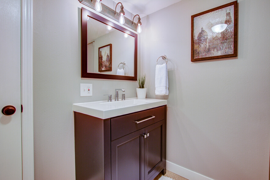 Downstairs bathroom - 610 SE 84th Ave