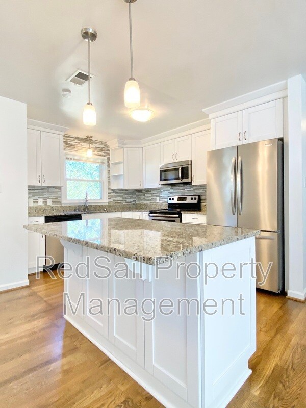 Building Photo - 146 Linbrook Dr