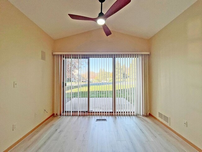 Building Photo - Luxury Maintenance-Free **One-Level Living...