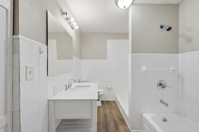 Building Photo - Rare Find! Spacious 2/1 Home on Huge Lot - Perfect for Work Vehicles, Boats & Pets***JANUARY SPEC...