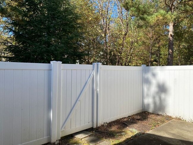 Building Photo - 1bd/1bath with a great loft in a perfect area!