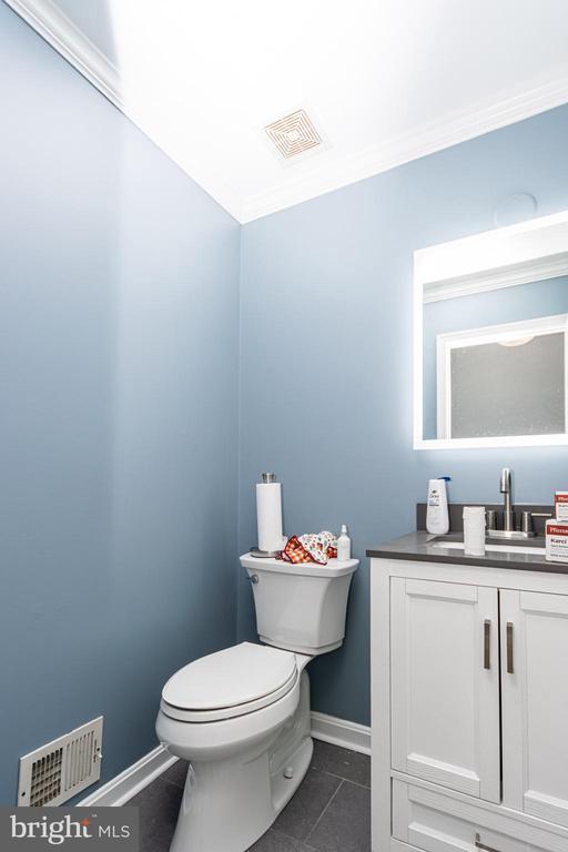 Building Photo - 6 Mintwood Dr