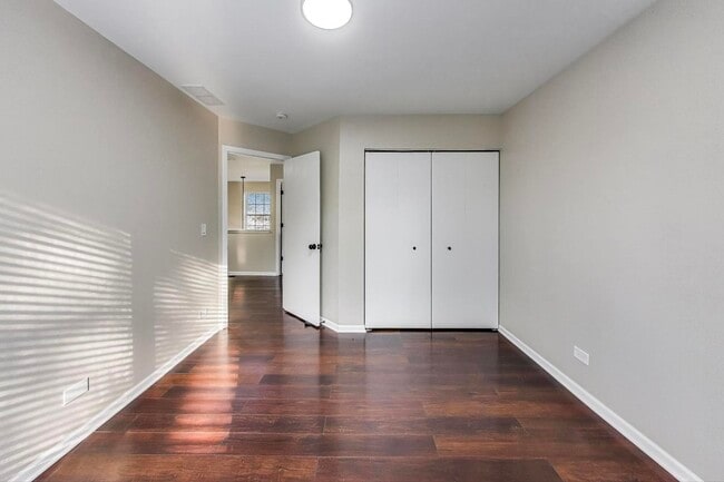 Building Photo - 926 S W Ave