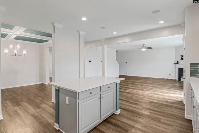 Building Photo - 728 Bustling Br Ln