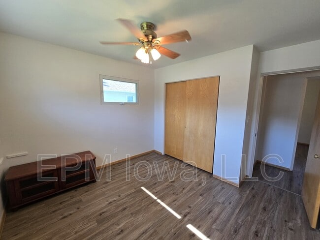 Building Photo - 2514 Saratoga Dr