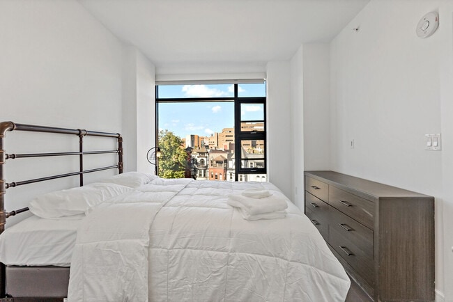 Building Photo - 904 T St NW