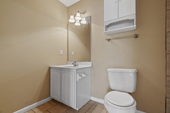 Building Photo - 527 3rd Loop Rd