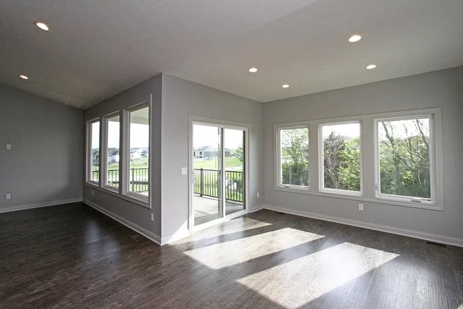 Building Photo - Beautiful 5 Bed/3 Bath House Available February 1st, 2026!