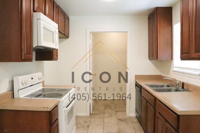 Building Photo - 2448 Stone Glen Dr
