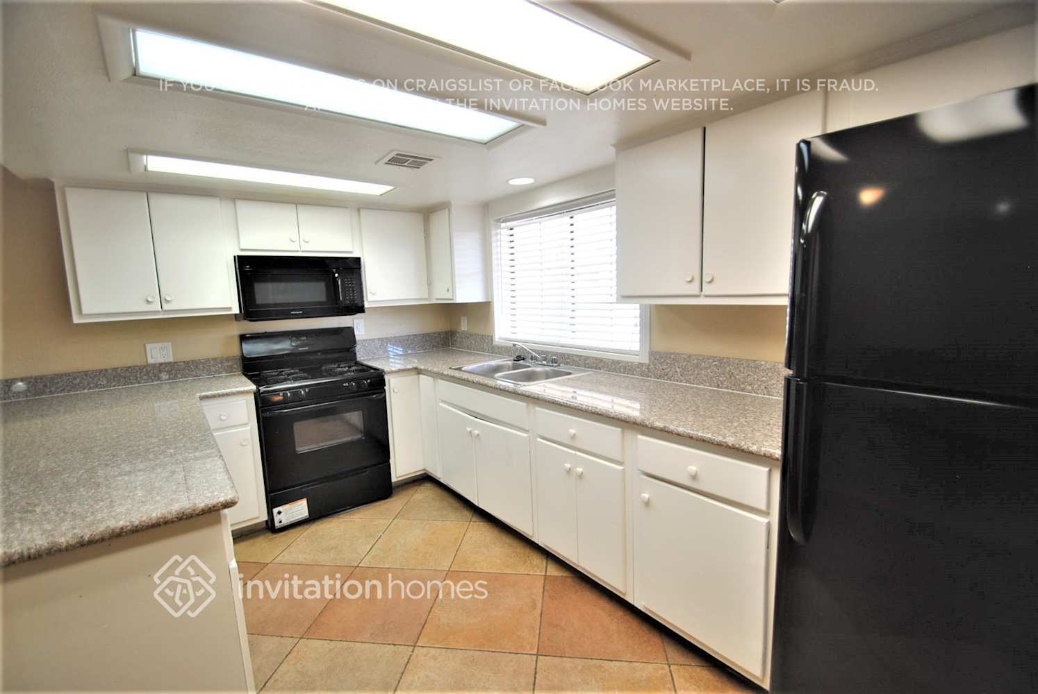 Building Photo - 4914 W Catalina Dr