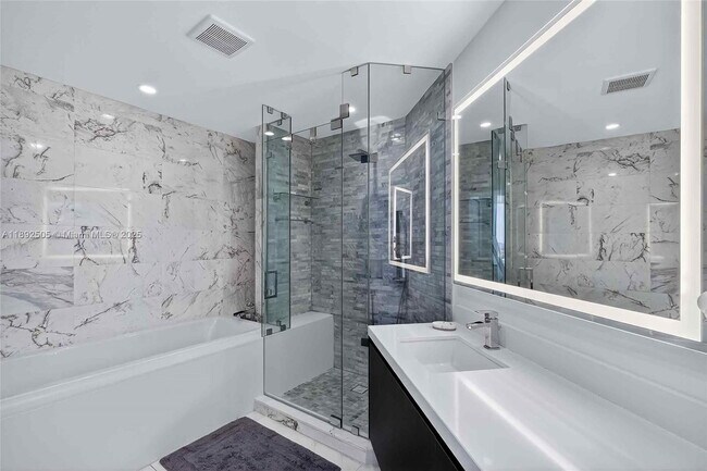 Building Photo - 851 NE 1st Ave