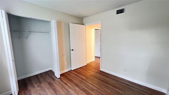 Building Photo - 3900 Southpointe Dr