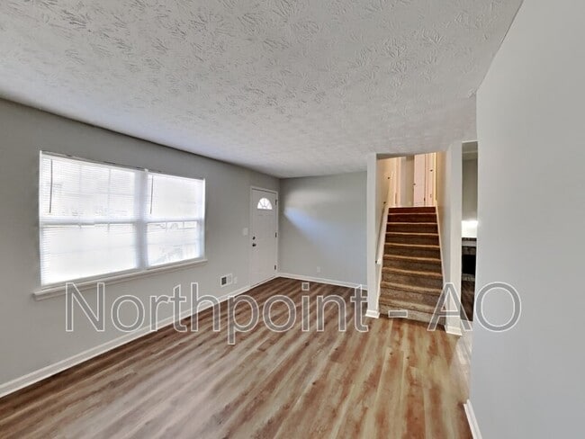 Building Photo - 2741 Oxford Dr