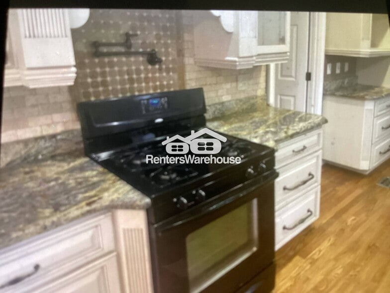 Building Photo - 4059 Charleston Ct SE