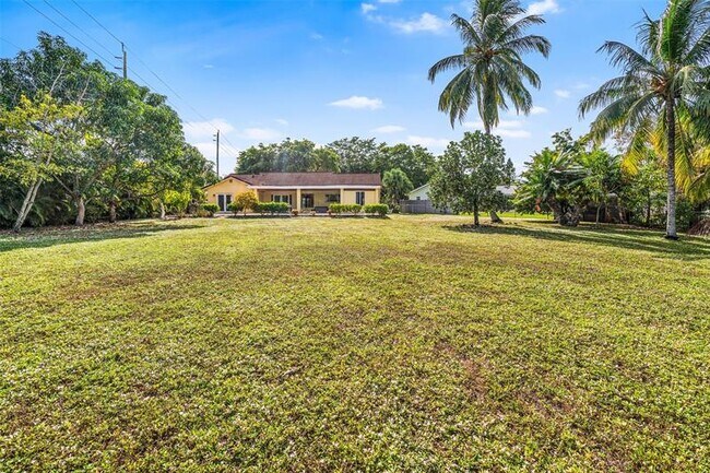 Building Photo - 8619 SW 51st St