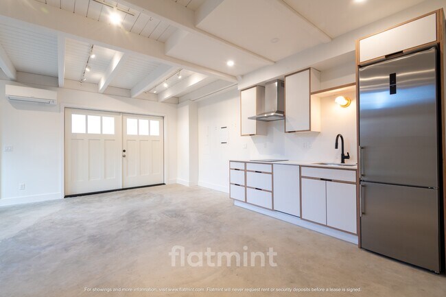 Building Photo - 2315 N 56th St