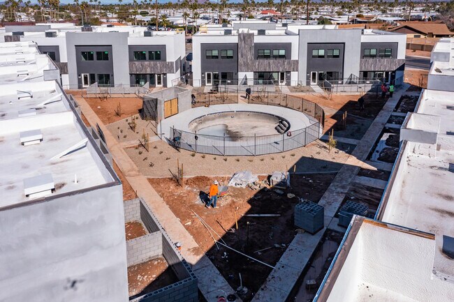 Building Photo - 432 S 32nd St