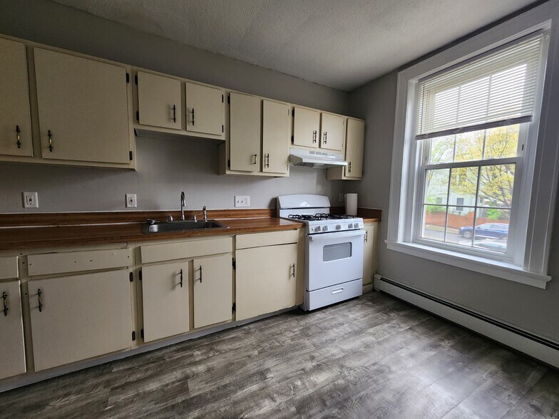 Building Photo - 279 Winthrop Ave