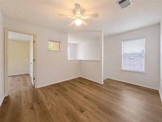 Building Photo - 5509 Bentsen Ln