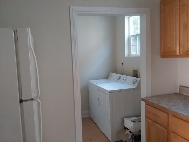 Building Photo - 3324 Napoleon Ave