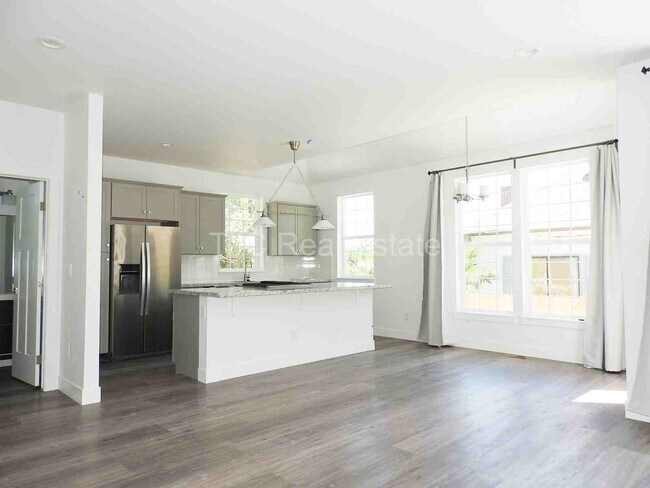 Building Photo - 6704 Ralston Rd